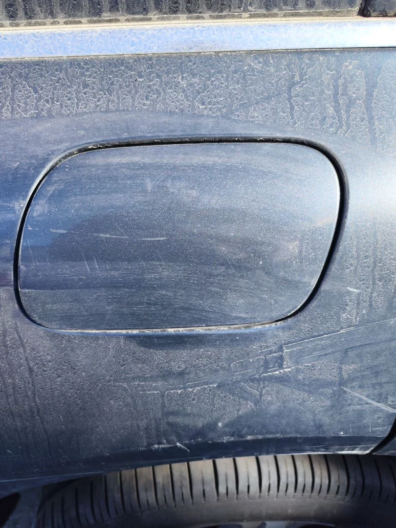 Foto de TAPA EXTERIOR COMBUSTIBLE VOLKSWAGEN TOUAREG (7L6) 4.2 V8 32V FSI (350 CV / 257 KW)
