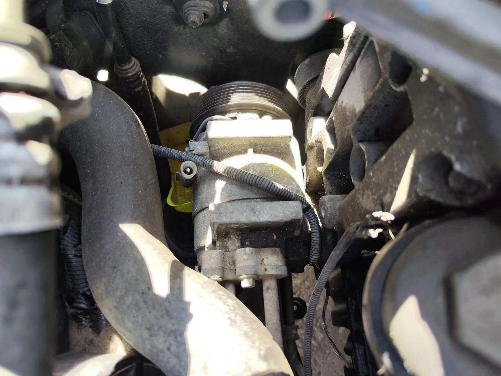 Foto de COMPRESOR AIRE ACONDICIONADO VOLVO S60 BERLINA 2.4 Diesel (126 CV / 93 KW)