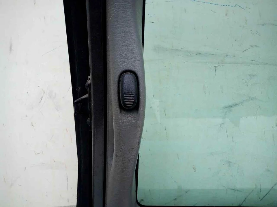 Foto de MANETA INTERIOR TRASERA DERECHA CHRYSLER VOYAGER (RG) 2.8 CRD CAT (150 CV / 110 KW)