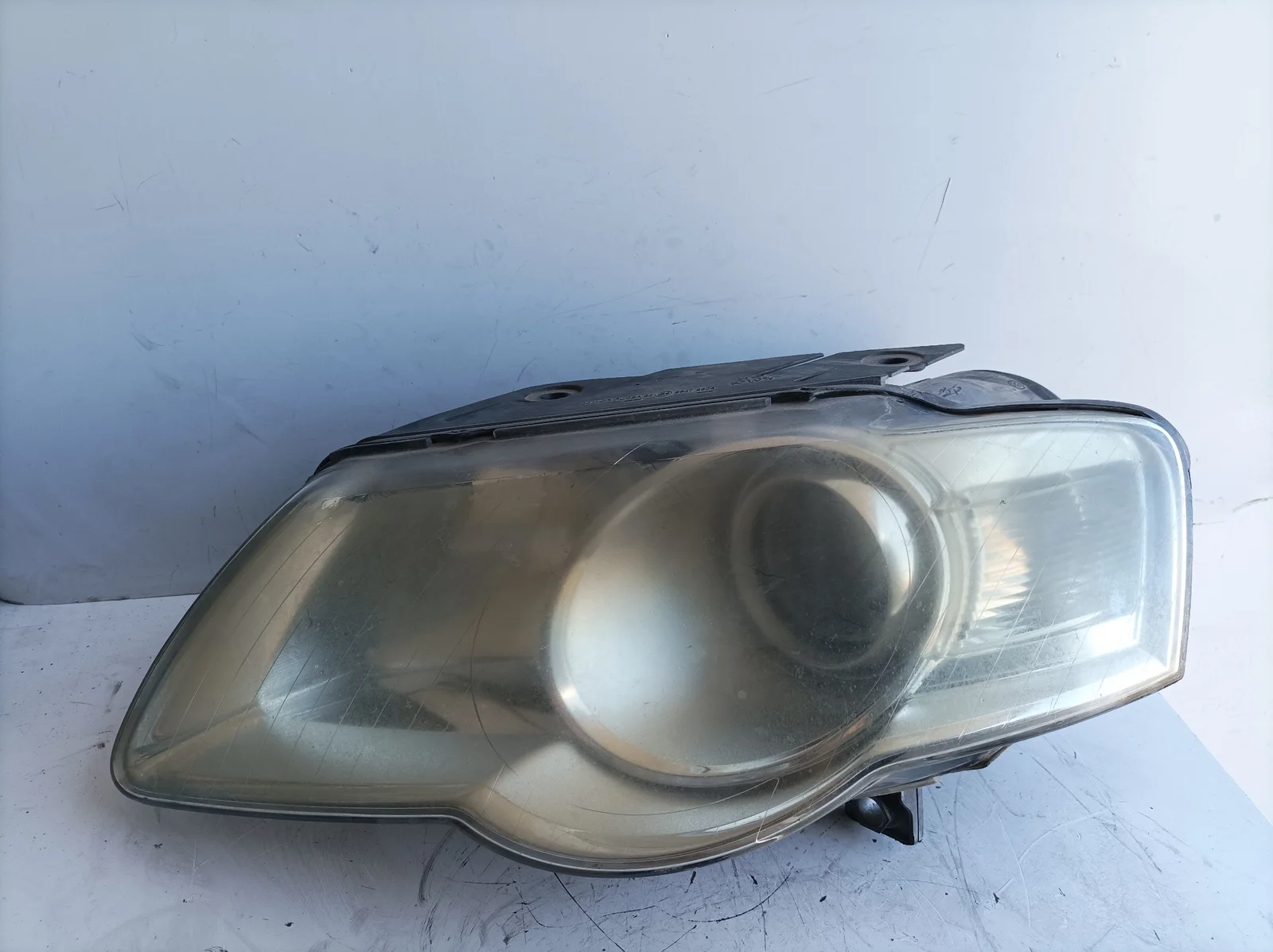 Foto de FARO IZQUIERDO VOLKSWAGEN PASSAT BERLINA (3C2) referencia 89312170
