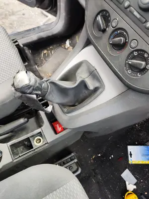 Foto de PALANCA CAMBIO FORD FOCUS C-MAX (CAP)(2003) 1.6 TDCi CAT (109 CV / 80 KW)