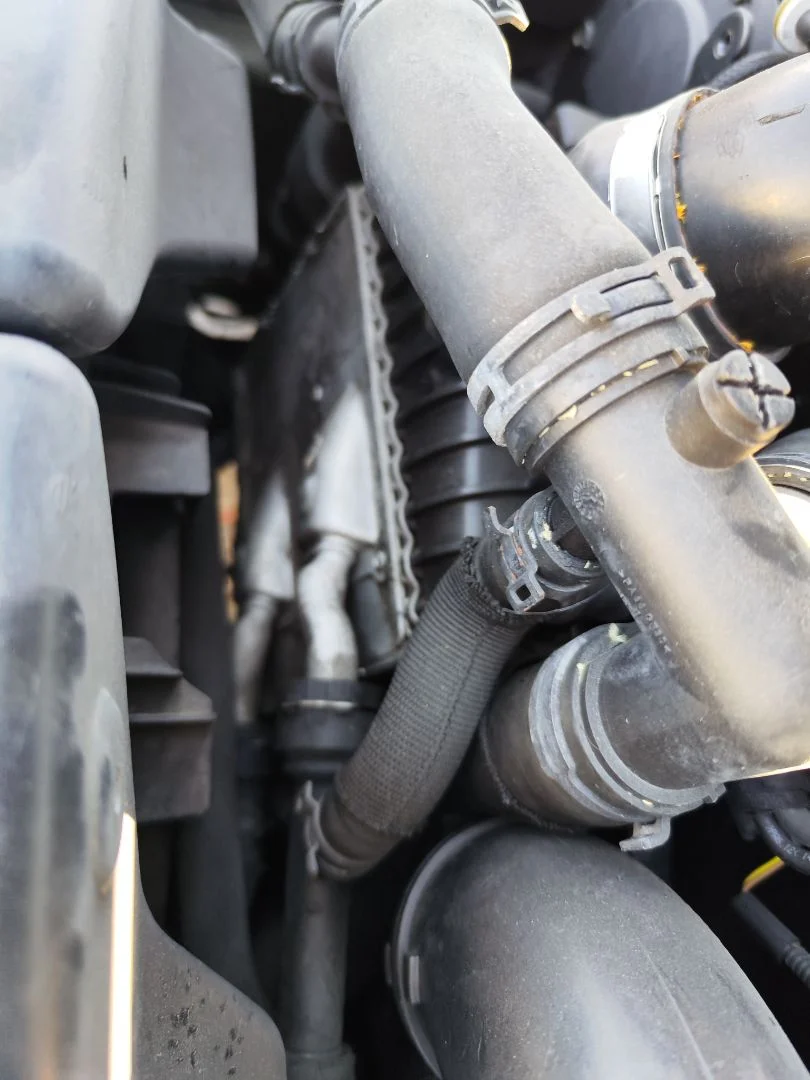 Foto de INTERCOOLER JAGUAR F-PACE 3.0 V6 Diesel CAT (301 CV / 221 KW) referencia GX736K775AD