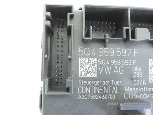 Foto de MODULO ELECTRONICO VOLKSWAGEN GOLF VII BERLINA (BQ1/BE2) 1.6 TDI (116 CV / 85 KW) referencia 5Q4959592F foto 6