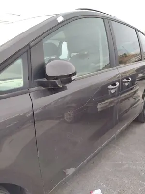 Foto de PUERTA DELANTERA IZQUIERDA SEAT ALHAMBRA (710) 2.0 TDI (140 CV / 103 KW)