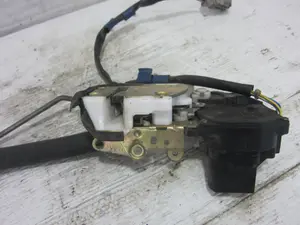 Foto de CERRADURA PUERTA DELANTERA DERECHA MG ROVER ROVER 45 (T/RT) 1.4 16V CAT (103 CV / 76 KW) foto 4