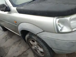 Foto de ALETA DELANTERA DERECHA LAND ROVER FREELANDER (LN) 2.0 Td4 CAT (112 CV / 82 KW)