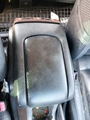Foto de APOYABRAZOS CENTRAL SSANGYONG REXTON 2.7 Turbodiesel CAT (160 CV / 118 KW)