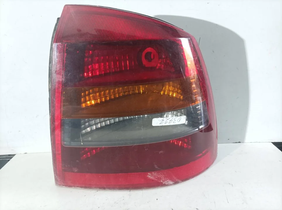 Foto de PILOTO TRASERO DERECHO OPEL ASTRA G BERLINA 1.7 Turbodiesel CAT (X 17 DTL / 2H8) (68 CV / 50 KW) referencia 29058010