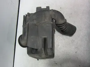 Foto de CAJA FILTRO AIRE PEUGEOT 206 BERLINA 4-PT. 1.4 (75 CV / 55 KW) referencia 9634107180 foto 4