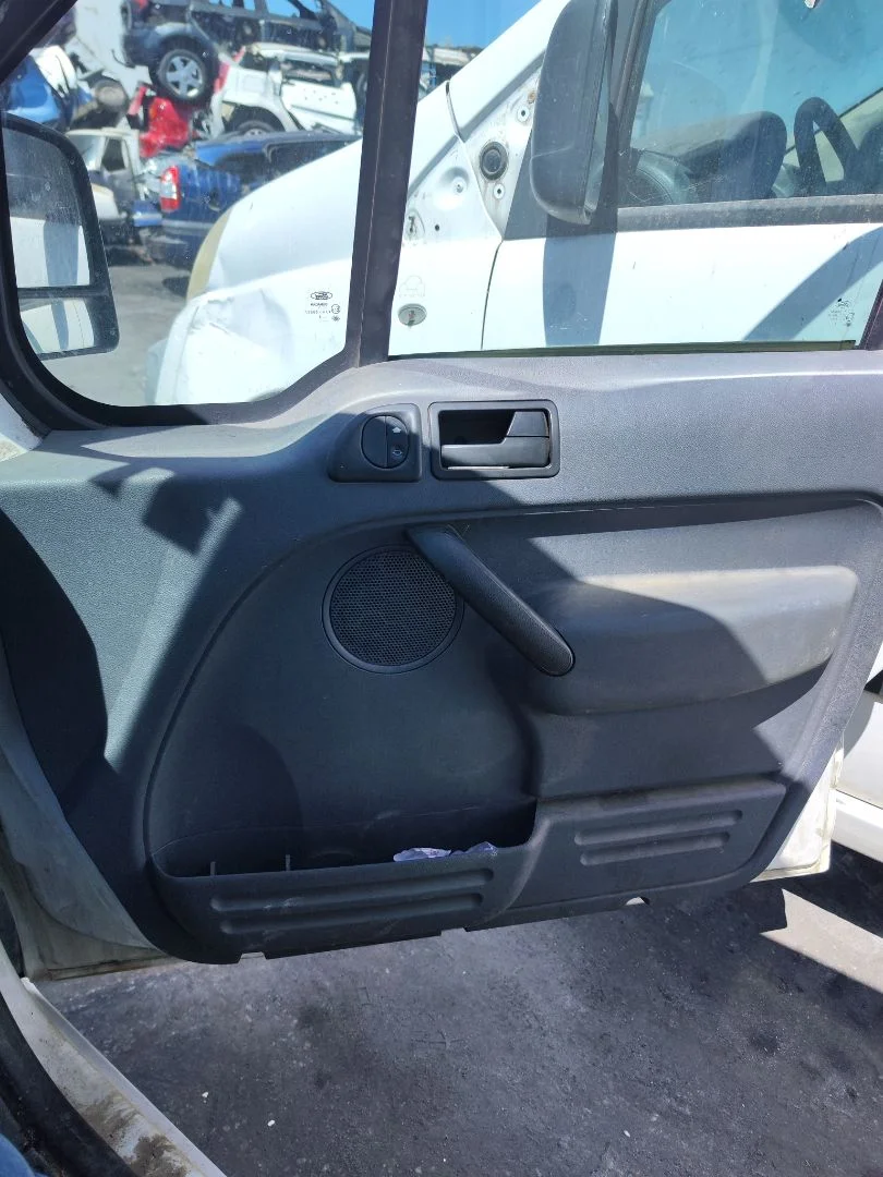 Foto de GUARNECIDO PUERTA DELANTERA DERECHA FORD TRANSIT CONNECT (TC7) 1.8 TDCi CAT (90 CV / 66 KW)
