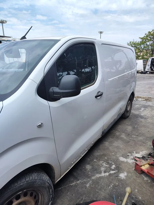 Foto de LUNA DELANTERA IZQUIERDA FIAT SCUDO (506) FURGON 1.5 (100 CV / 75 KW)
