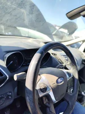 Foto de VOLANTE FORD C-MAX (CB7) 1.6 TDCi CAT (116 CV / 85 KW) foto 2
