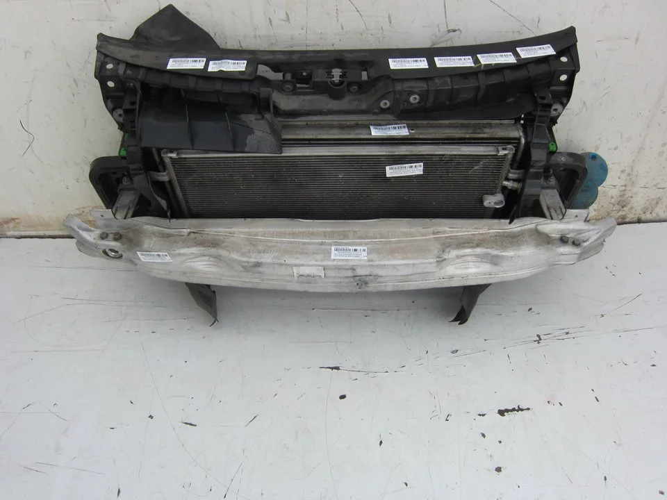 Foto de CONDENSADOR / RADIADOR AIRE ACONDICIONADO AUDI A6 BERLINA (4F2) 4.2 V8 40V (335 CV / 246 KW)