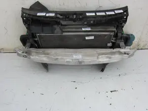Foto de CONDENSADOR / RADIADOR  AIRE ACONDICIONADO AUDI A6 BERLINA (4F2) 4.2 V8 40V (335 CV / 246 KW)
