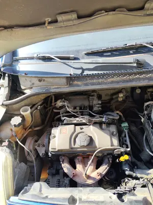 Foto de BRAZO LIMPIA DELANTERO DERECHO CITROEN C2 1.1  (60 CV / 44 KW)