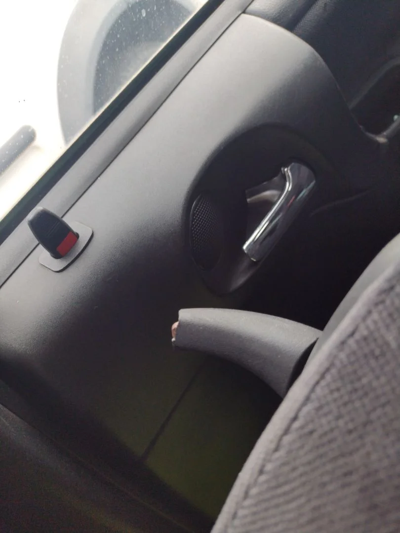 Foto de MANETA INTERIOR TRASERA DERECHA OPEL ZAFIRA A 2.0 DTI (101 CV / 74 KW)