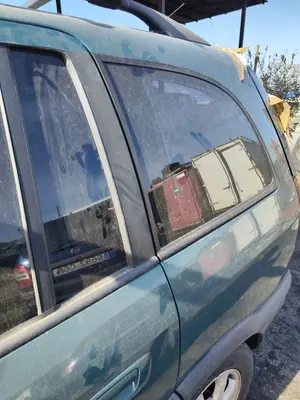 Foto de LUNA CUSTODIA TRASERA IZQUIERDA OPEL ZAFIRA A 2.0 DTI (101 CV / 74 KW)
