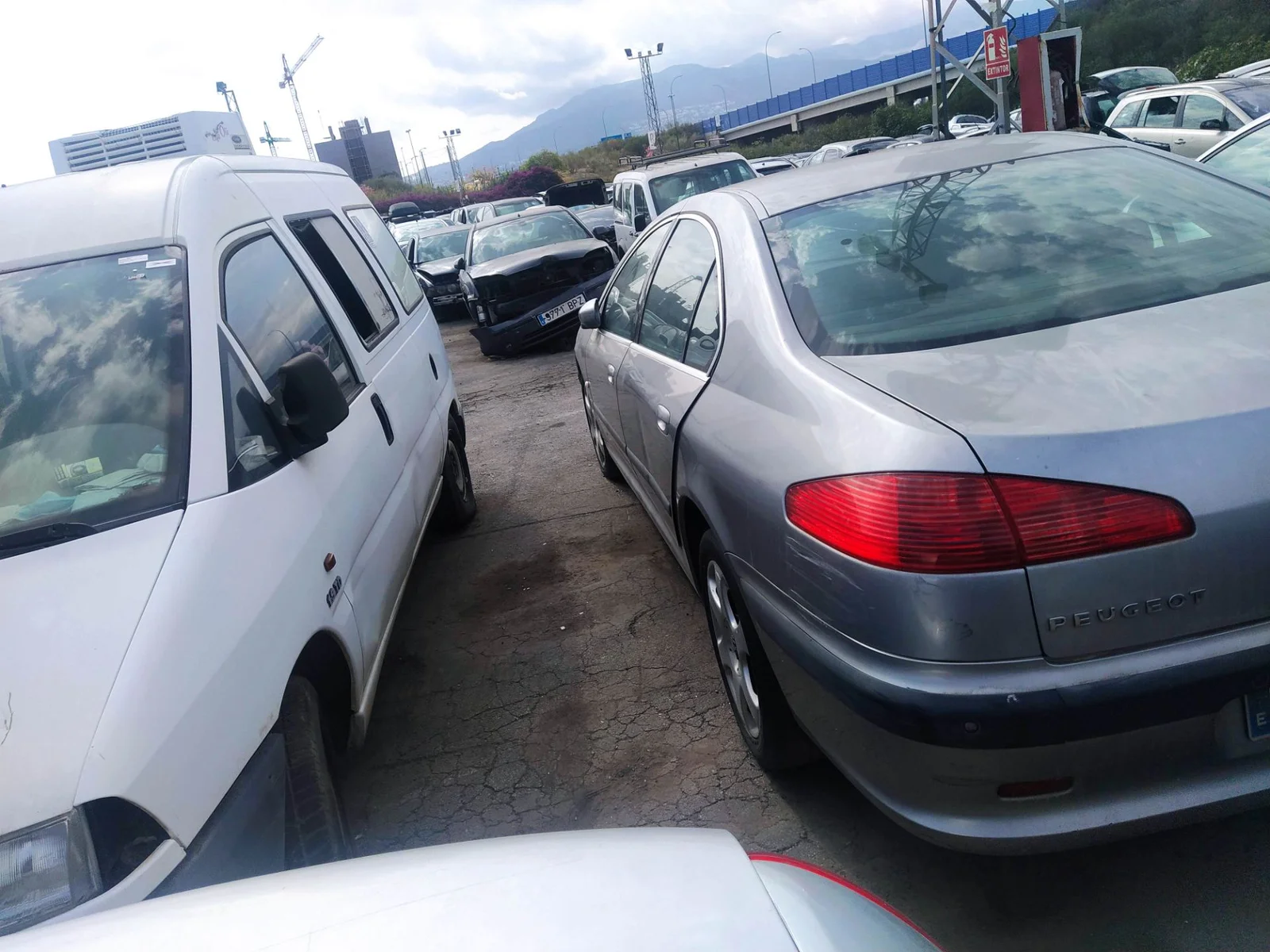 Foto de AMORTIGUADOR TRASERO IZQUIERDO PEUGEOT 607 (S1)(12.2000) 2.2 (158 CV / 116 KW) referencia 5206V5