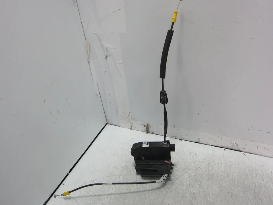 Foto de CERRADURA PUERTA TRASERA DERECHA PEUGEOT 3008 referencia 9810309880