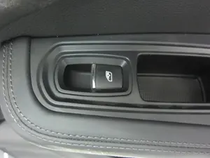 Foto de MANDO ELEVALUNAS DELANTERO DERECHO PORSCHE MACAN (95BA) referencia 7PP959855C