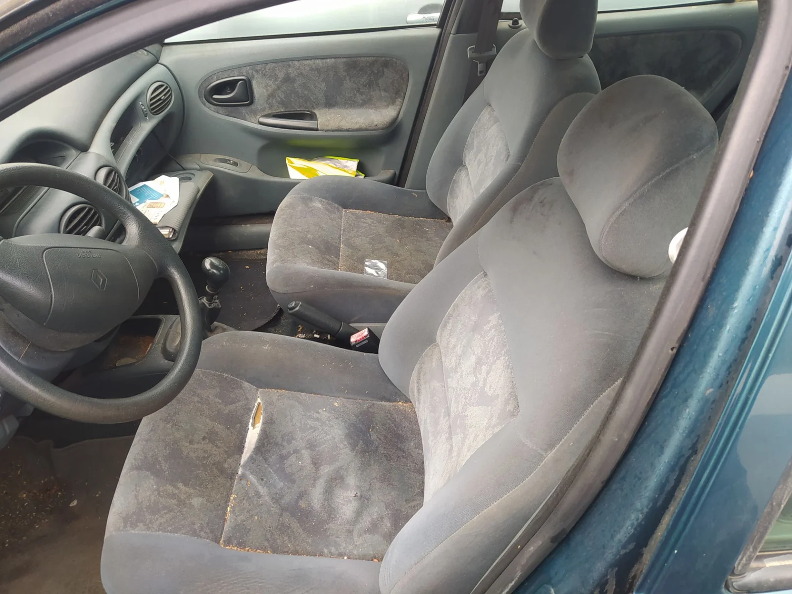 Foto de CINTURON SEGURIDAD DELANTERO IZQUIERDO RENAULT MEGANE I CLASSIC (LA0) 2.0 CAT (114 CV / 84 KW) referencia 7700422326