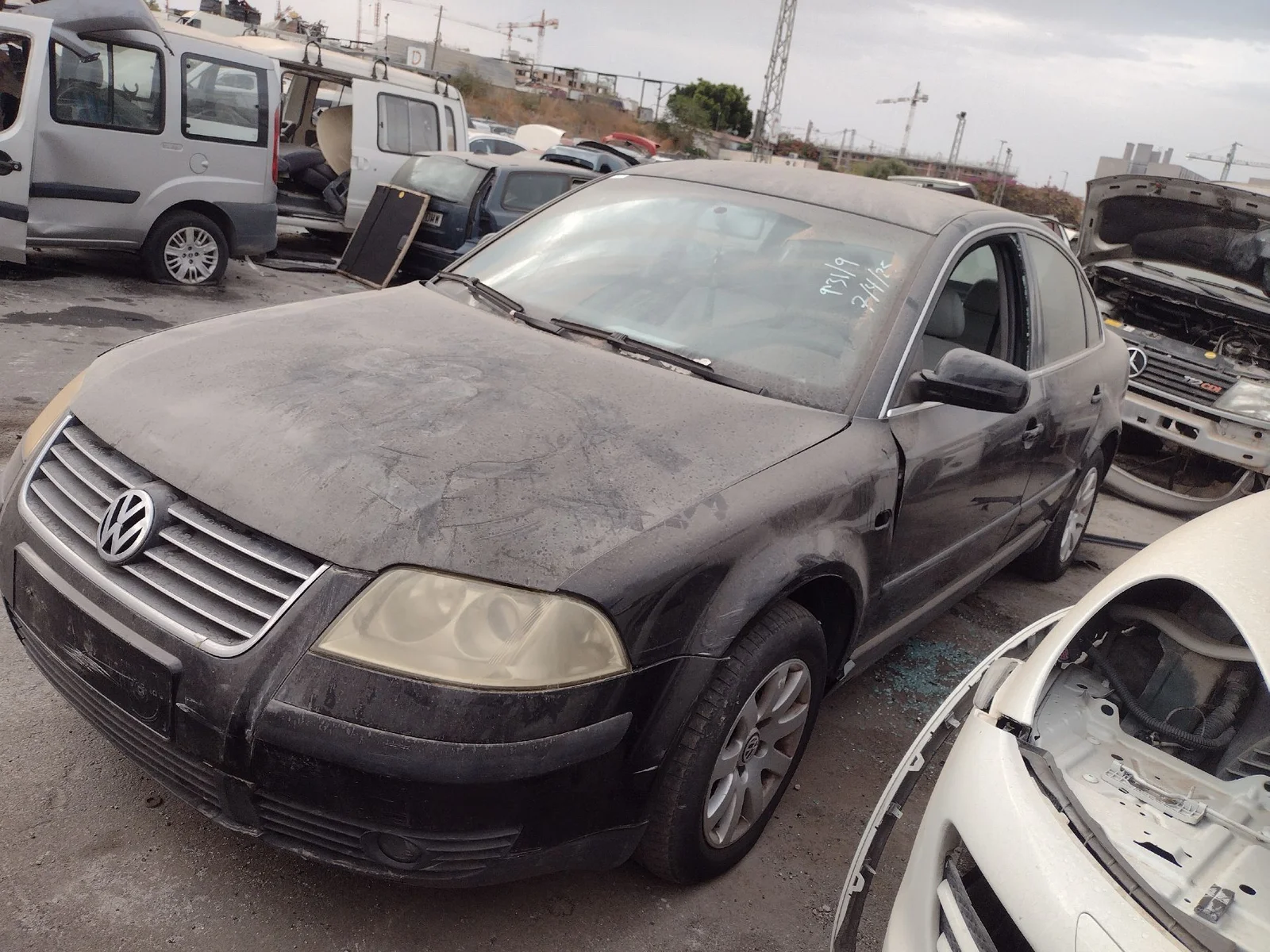 Foto de ALETA DELANTERA IZQUIERDA VOLKSWAGEN PASSAT BERLINA (3B3) 1.9 TDI (131 CV / 96 KW) referencia 3B0821105E