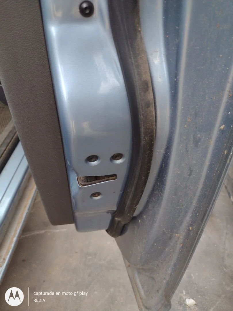 Foto de CERRADURA PUERTA DELANTERA DERECHA FORD FOCUS SPORTBREAK (CAP) 1.6 16V CAT (101 CV / 74 KW) referencia 5133420