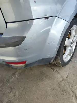 Foto de PARAGOLPES TRASERO FORD FOCUS BERLINA (CAP) 1.6 TDCi CAT (90 CV / 66 KW) referencia 1336747 foto 3