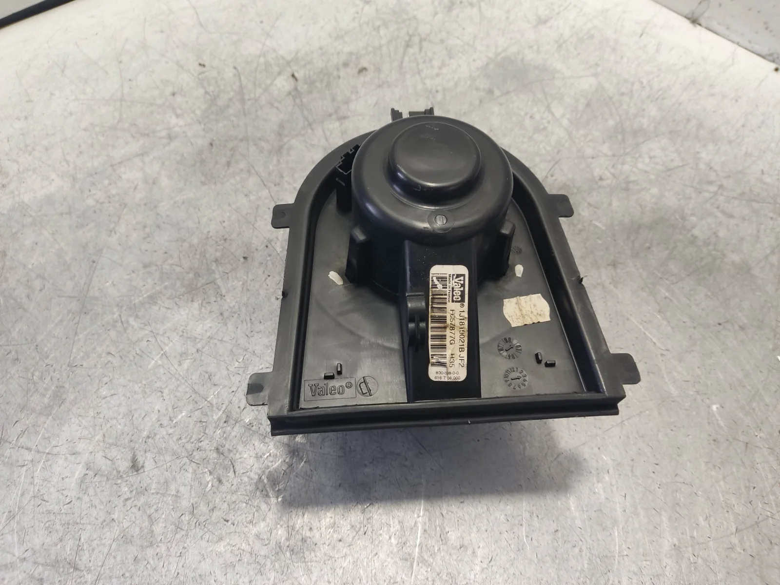 Foto de VENTILADOR CALEFACCION AUDI TT COUPE/ROADSTER (8N3/8N9) 1.8 20V Turbo (180 CV / 132 KW) referencia 1J1810021B