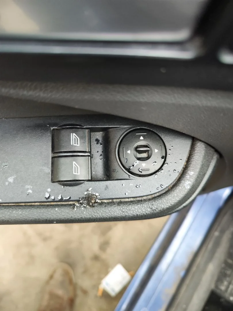 Foto de MANDO RETROVISOR FORD FOCUS C-MAX (CAP)(2003) 1.6 TDCi CAT (109 CV / 80 KW)