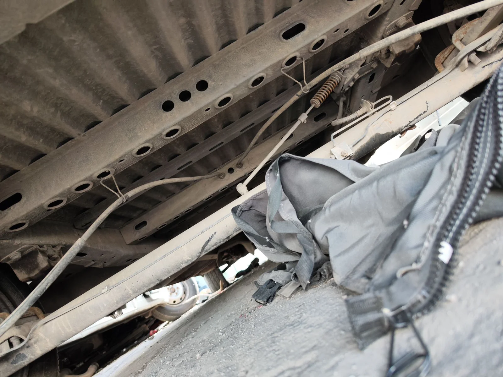Foto de SILENCIADOR TRASERO NISSAN INTERSTAR (X70) 2.5 dCi Diesel CAT (114 CV / 84 KW)