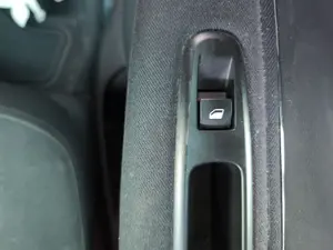 Foto de MANDO ELEVALUNAS TRASERO DERECHO PEUGEOT 3008 1.6 Blue-HDI FAP (120 CV / 88 KW)