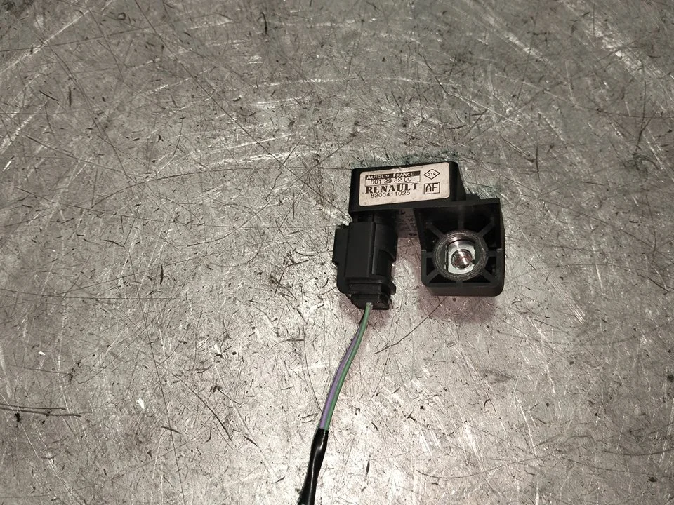 Foto de SENSOR RENAULT MEGANE II BERLINA 5P referencia 8200411025