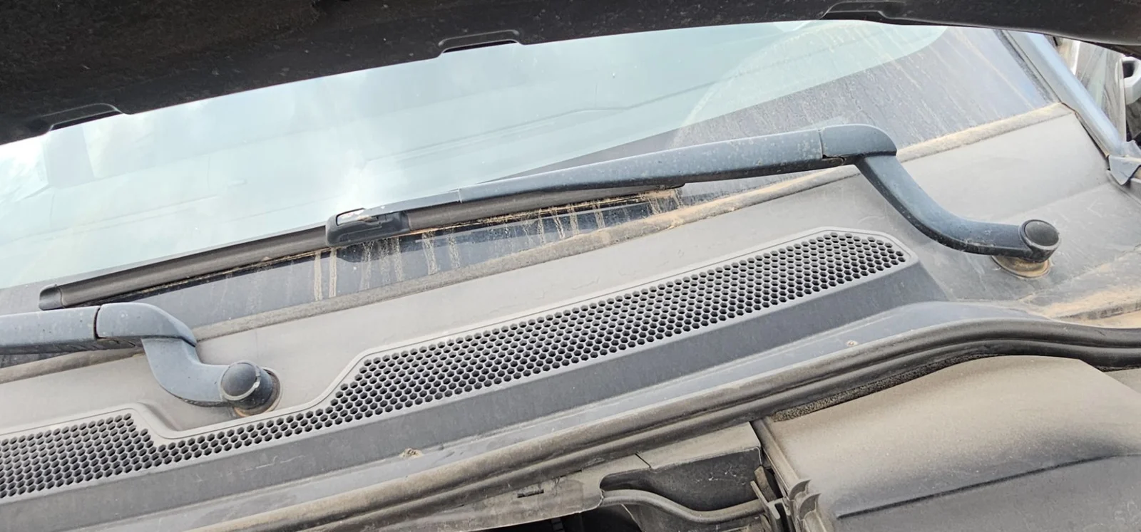 Foto de BRAZO LIMPIA DELANTERO IZQUIERDO LAND ROVER RANGE ROVER SPORT 3.6 TD V8 (272 CV / 200 KW)