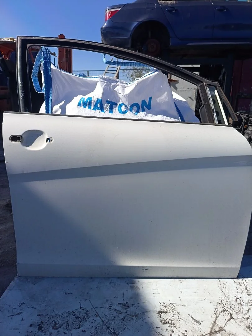 Foto de PUERTA DELANTERA DERECHA SEAT ALTEA (5P1) 1.6 TDI (105 CV / 77 KW)