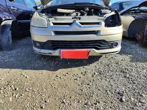 Foto de PARAGOLPES DELANTERO CITROEN C4 BERLINA 1.6 16V HDi (90 CV / 66 KW) foto 1