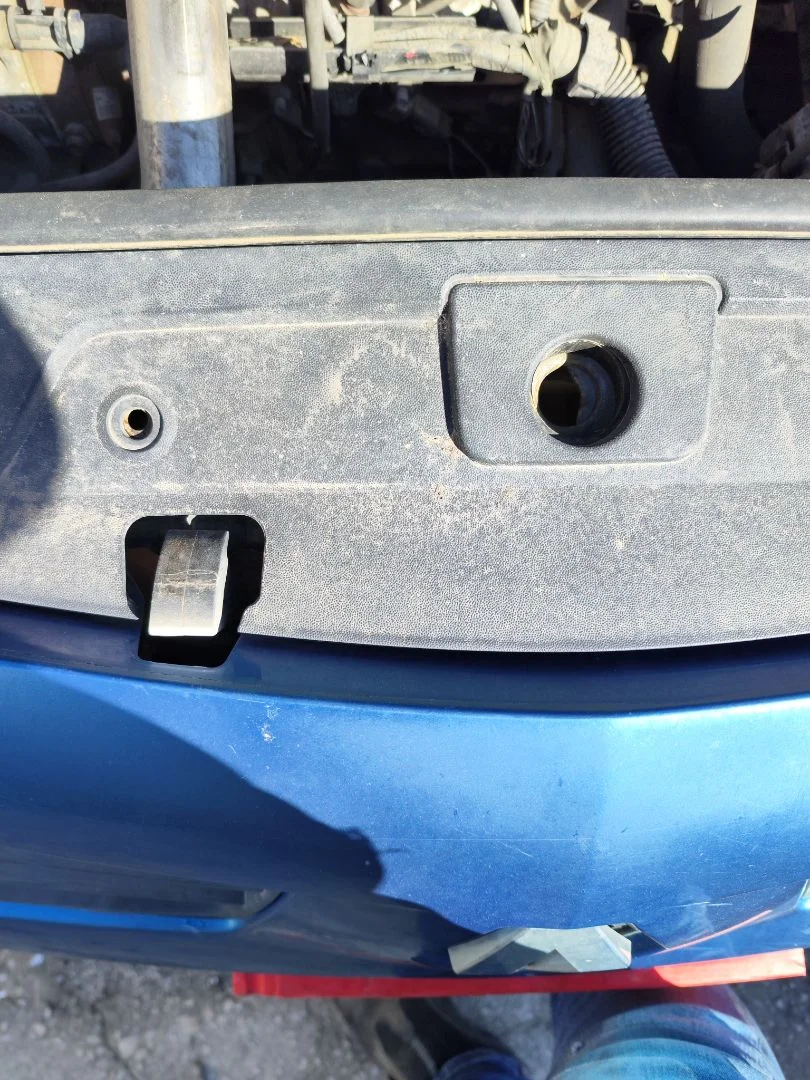 Foto de CERRADURA CAPO RENAULT MEGANE II BERLINA 5P 1.5 dCi Diesel (101 CV / 74 KW)