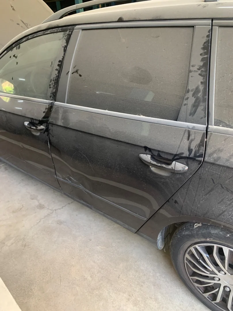 Foto de PUERTA TRASERA IZQUIERDA VOLKSWAGEN PASSAT VARIANT (3C5) 2.0 TDI (140 CV / 103 KW) referencia 3C9833055D