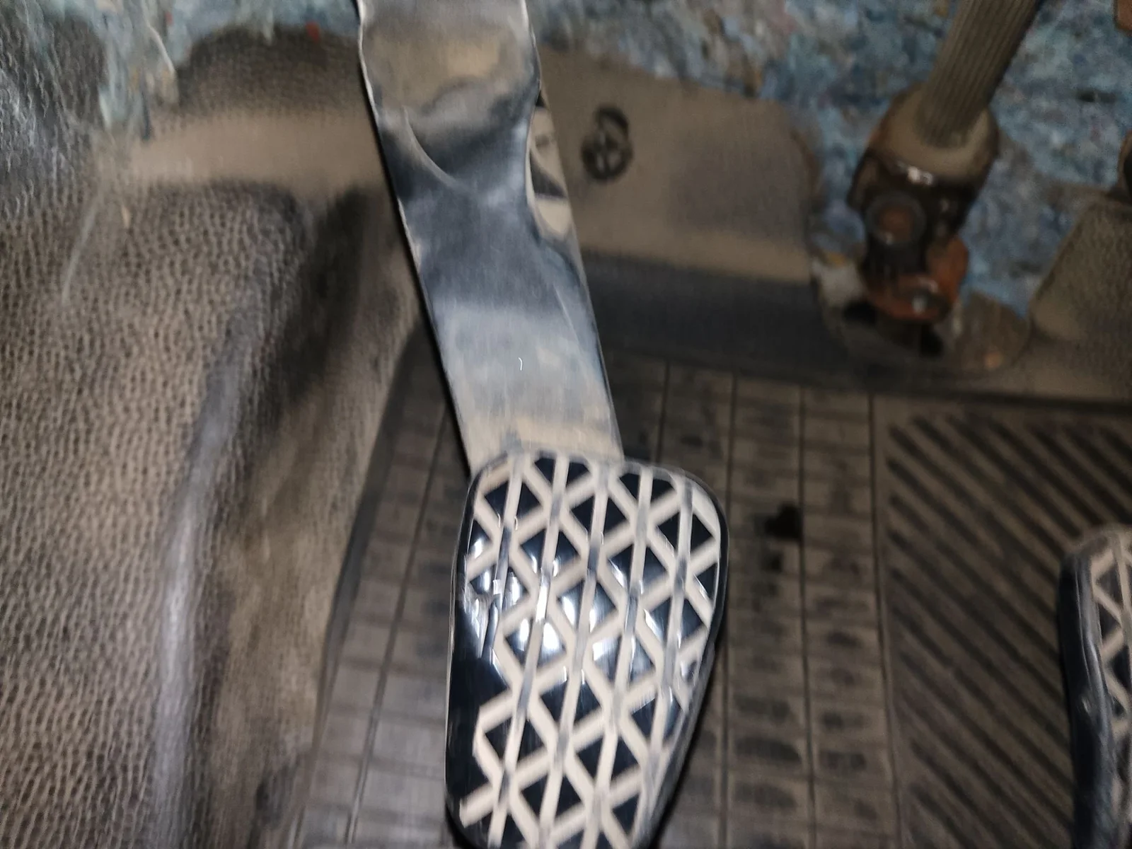Foto de PEDAL EMBRAGUE FORD TRANSIT COURIER (C4A) 1.5 TDCi CAT (95 CV / 70 KW) referencia EY167B633CA