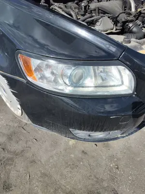 Foto de FARO DERECHO VOLVO V50 FAMILIAR 2.0 Diesel CAT (136 CV / 100 KW) referencia 32206145 foto 2
