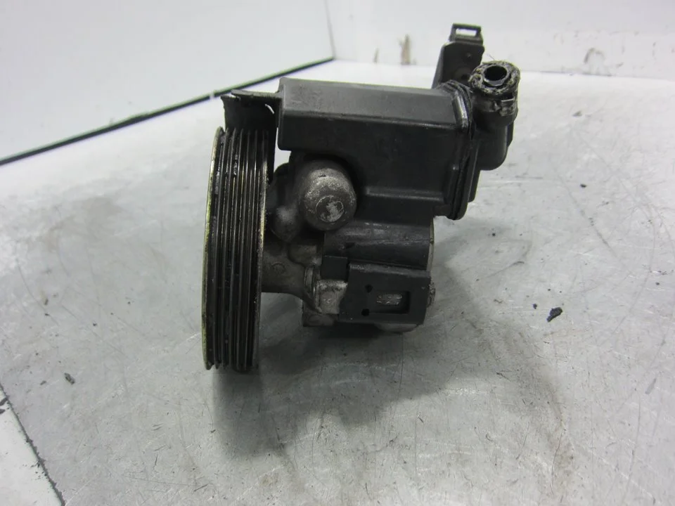 Foto de BOMBA DIRECCION PEUGEOT 206 SW referencia 9638364580