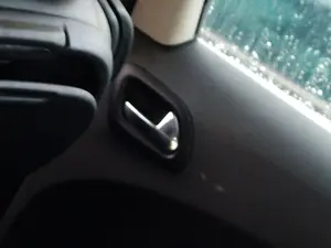 Foto de MANETA INTERIOR TRASERA DERECHA CITROEN C3 PICASSO 1.6 16V (120 CV / 88 KW)