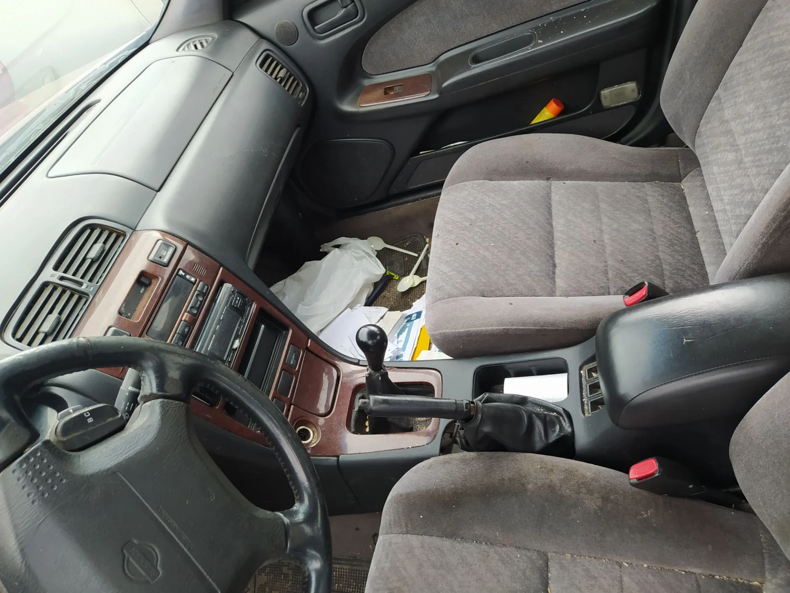Foto de ENGANCHE CINTURON DELANTERO IZQUIERDO NISSAN MAXIMA QX (A32) 2.0 V6 24V CAT (140 CV / 103 KW)