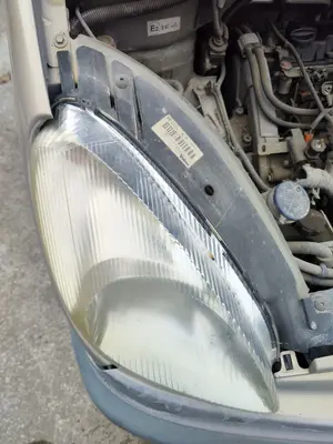 Foto de FARO DERECHO CITROEN XSARA PICASSO 2.0 HDi CAT (RHY / DW10TD) (90 CV / 66 KW) foto 2