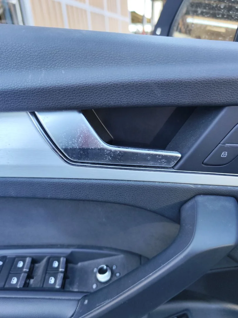 Foto de MANETA INTERIOR DELANTERA IZQUIERDA AUDI Q5 FYG Híbrido 220 kW (2.0 Ltr. - 195 kW TFSI) (299 CV / 220 KW) referencia 80A837019B