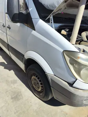 Foto de ALETA DELANTERA DERECHA MERCEDES-BENZ SPRINTER II FURGÓN 2.1 CDI CAT (88 CV / 65 KW) referencia A9066377819 foto 2