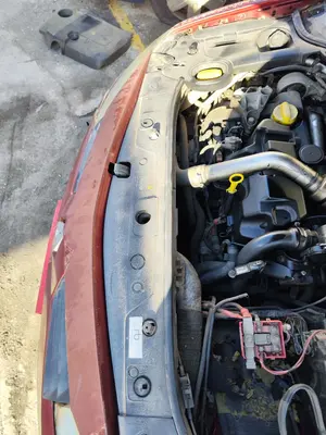 Foto de PANEL FRONTAL RENAULT MEGANE II BERLINA 5P 1.5 dCi Diesel (106 CV / 78 KW)