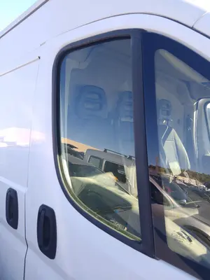 Foto de LUNA DELANTERA DERECHA FIAT DUCATO 3 MAXI FURGÓN TS 35 (295) 2.3 JTD CAT (148 CV / 109 KW) referencia 46864290