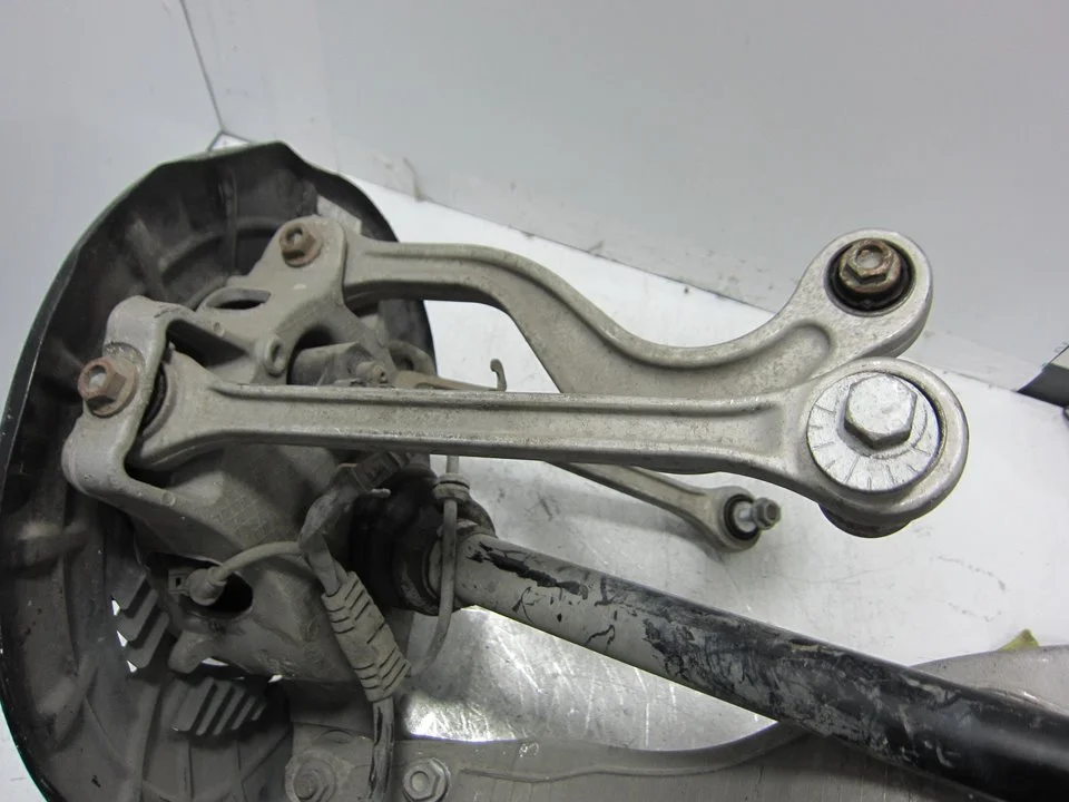 Foto de BRAZO SUSPENSION SUPERIOR TRASERO DERECHO PORSCHE PANAMERA (TIPO 970) referencia 97033104300