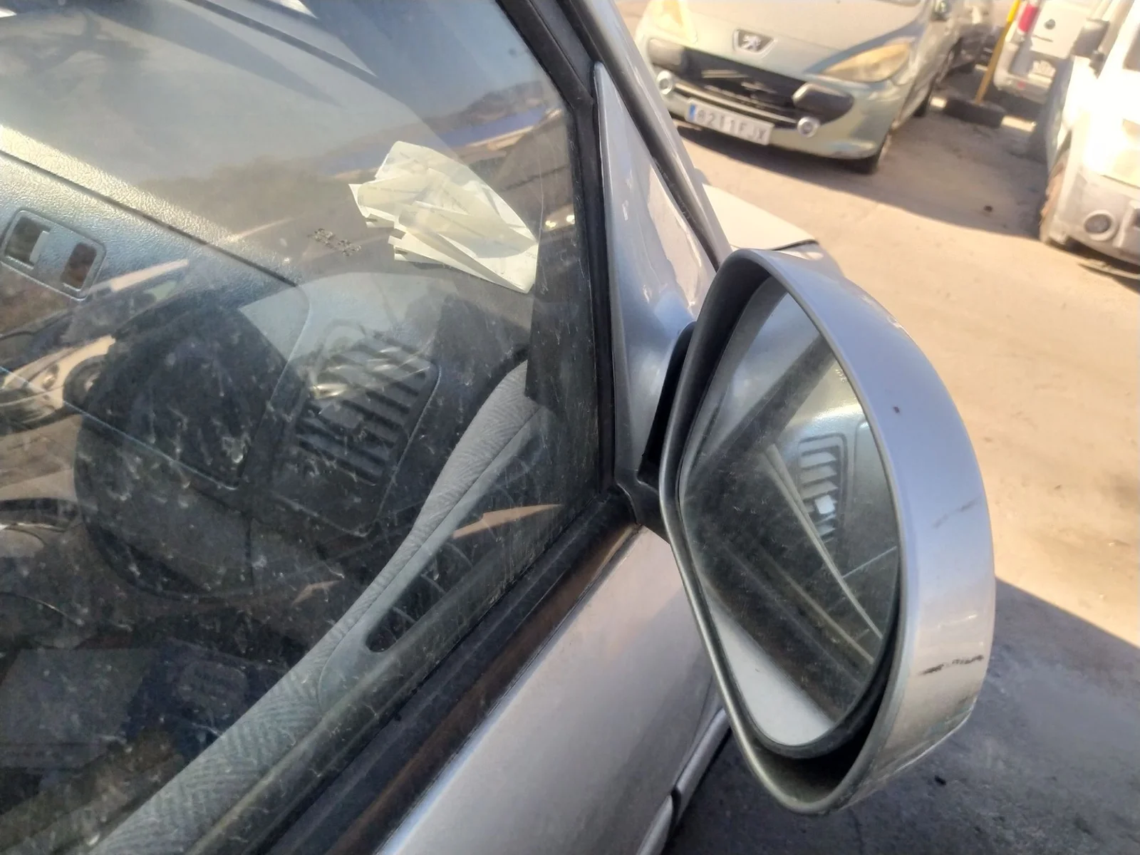 Foto de RETROVISOR DERECHO KIA CARNIVAL II (FL) 2.9 CRDi CAT (144 CV / 106 KW) referencia 876204D212